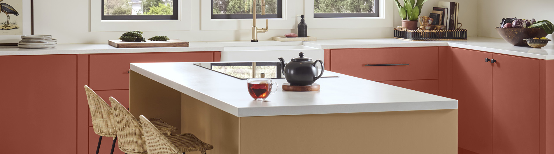 Living room with cozy couches and a fireplace. The wall is painted in the color Blank Canvas.