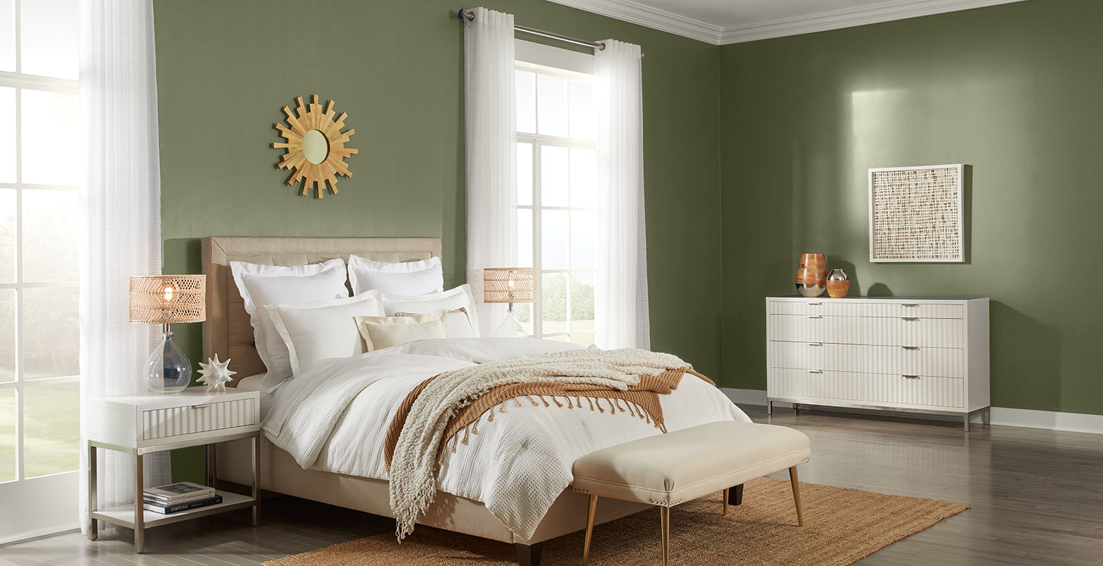 Green Striking Bedroom | Eclectic, Bold & Dramatic Bedroom | Behr