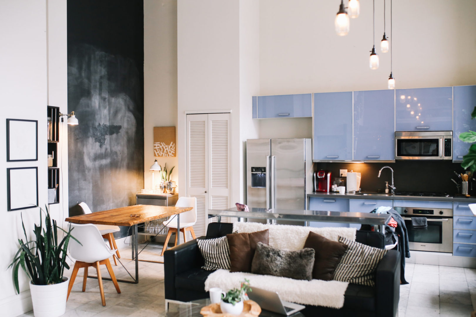 Cozy loft apartment interior in Downtown Los Angeles Colorfully BEHR